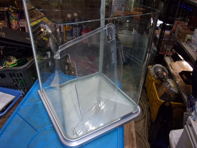 小型ガラス水槽【５９８円/税込】